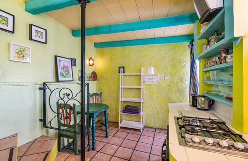 Orgiva Cabaña | Casita de campo "El Nido" con piscina, vistas a la montaña y Wi-Fi