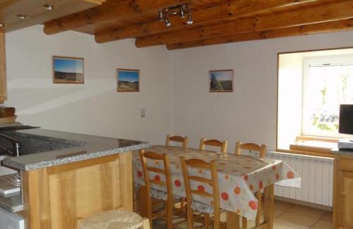 Le Malzieu-Forain Casa | Holiday cottage in Lozre in a pretty corner of Margeride