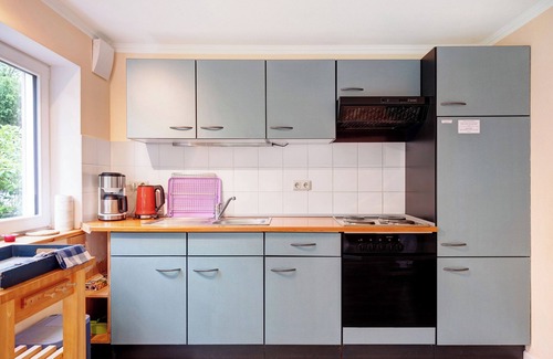 Dringenburg Casa | Apartamento vacacional "Zwischen Den Seen" con terrazas privadas, jardín privado y Wi-Fi