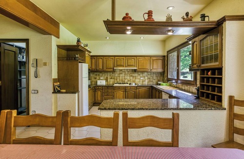 Vallfogona Casa | Casa de vacaciones Can Blau con vistas a la montaña, piscina, jardín y Wi-Fi