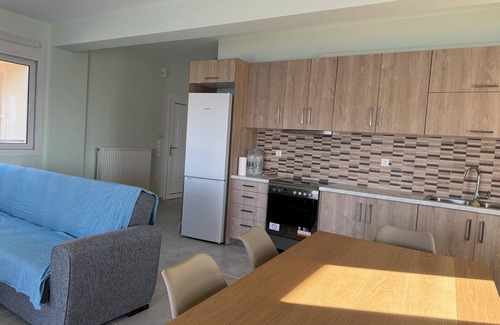 Karystos Casa | Holiday flat in a fantastic location right by the sea, direct beach access, Eubo