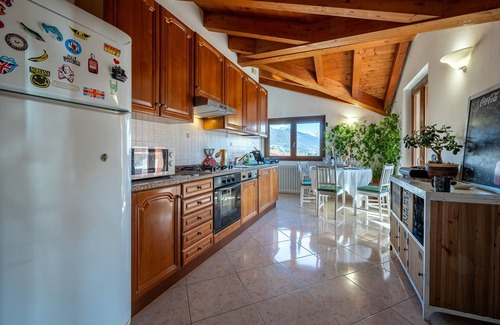 Dongo Apartamento | Holiday flat with lake view Music & Art