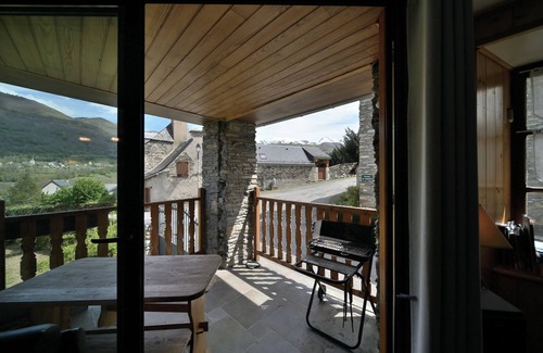 Adervielle-Pouchergues Casa | Casa de vacaciones 'Maison De Montagne' con vistas a la montaña, terraza privada y Wi-Fi