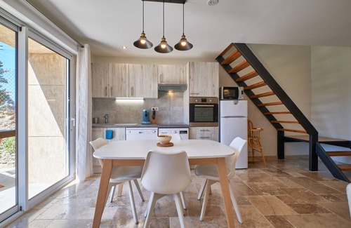 Saint-Hilaire-du-Rosier Casa | Casa de vacaciones 'La Mottinière' con terraza privada y Wi-Fi