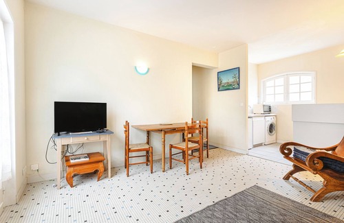 Saint-Trojan-les-Bains Casa | Casa de vacaciones 'Longère Proche Plage Et Forêt 2' con terraza compartida, jardín y Wi-Fi