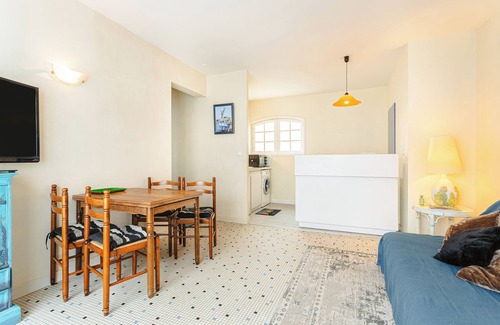Saint-Trojan-les-Bains Casa | Casa de vacaciones 'Longère Proche Plage Et Forêt 3' con terraza compartida, jardín y Wi-Fi