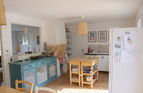 Saint-Trojan-les-Bains Casa | Holiday Home with Shaded Garden. Near Beach
