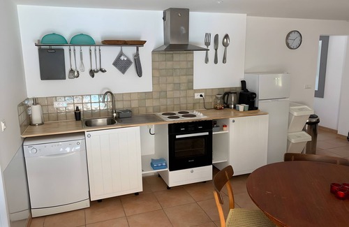 Villemagne-l'Argentiere Casa | Casa de vacaciones 'Maison Sur La Mare' con vistas a la montaña, piscina privada y Wi-Fi