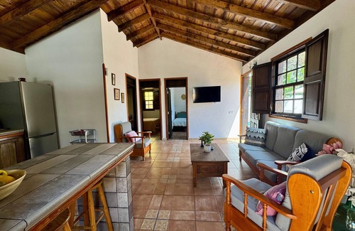 Los Llanos de Aridane Casa | Casa de vacaciones 'Casa Castro' con vistas a la montaña, piscina privada y Wi-Fi