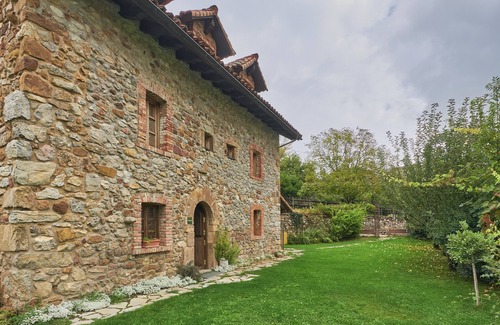 Robledo de la Guzpena Casa | Casa de vacaciones 'La Venta Del Alma' con vistas a la montaña, terraza privada y Wi-Fi