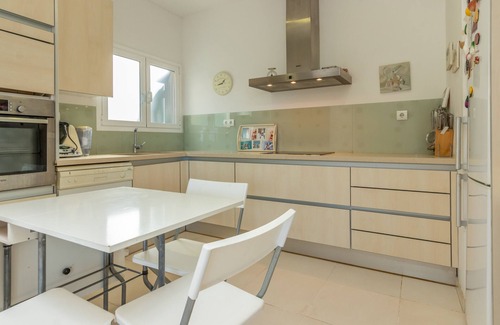 Sant Feliu de Guixols Casa | Casa de vacaciones 'Casa Rosselló' con vistas al mar, terraza privada y Wi-Fi