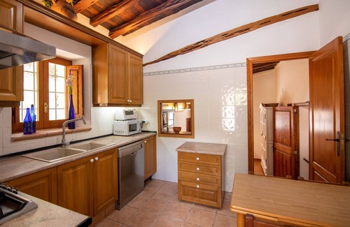 Sant Joan de Labritja Casa | Casa de vacaciones 'Can Rotes' con vistas a la montaña, Wi-Fi y aire acondicionado