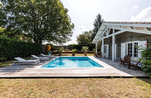 Saint-Aubin-de-Branne Apartamento | La Maison des Voyages – Loft con piscina privada en el corazón de los viñedos