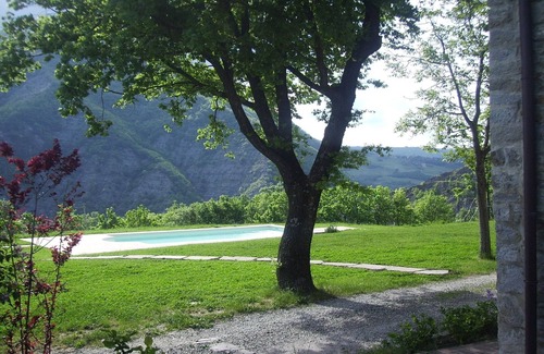 Lizzano in Belvedere Casa | Casa en Imola con bosque y piscina