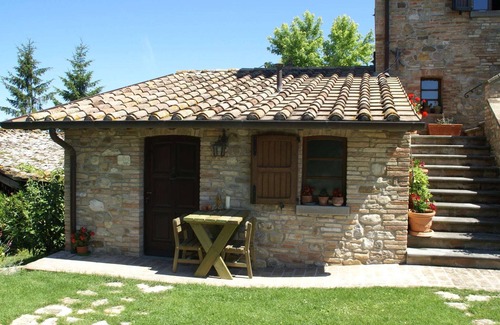 Montone Casa | Casa de vacaciones en Montone con piscina