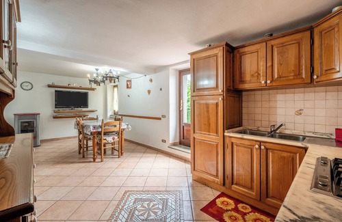 San Marcello Piteglio Casa | Holiday Home 'Africo Con Vista' with Mountain View, Private Garden and Balcony