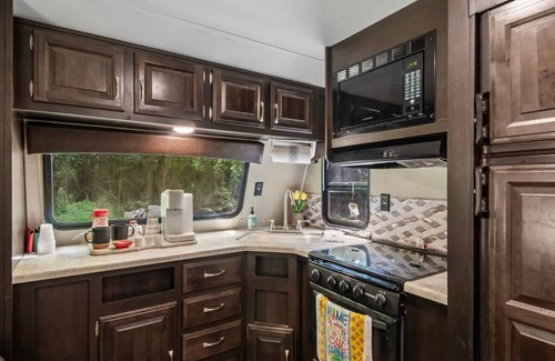 Groveoak Casa | Holiday Haven has Water Access with Private Boat Launch on Lake Guntersville!