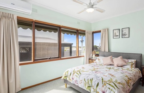 Portarlington Casa | Holiday Heaven - Located beautifully on an elevated road with lovely views