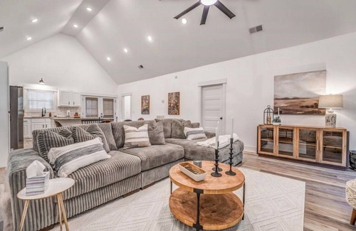 Counce Casa | Holiday Hills Getaway!