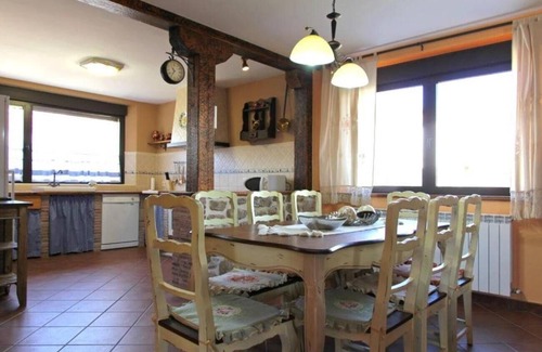 Aldehuela del Rincon Casa | Casa de vacaciones 'La Cantarilla 258' con vistas a la montaña, terraza privada y Wi-Fi