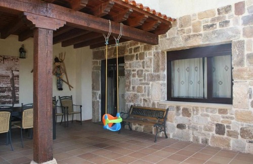 Aldehuela del Rincon Casa | Casa de vacaciones 'La Cantarilla 258' con vistas a la montaña, terraza privada y Wi-Fi