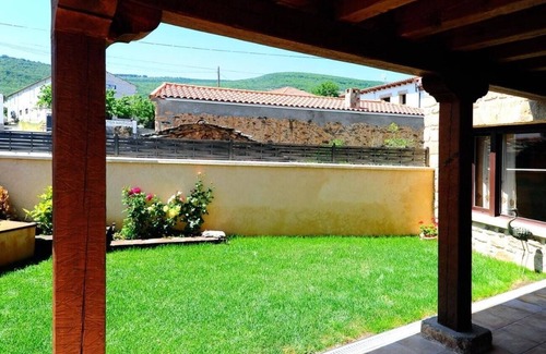 Aldehuela del Rincon Casa | Casa de vacaciones 'El Valle De La Mantequilla' con vistas a la montaña, terraza privada y Wi-Fi