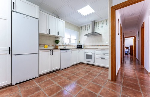 Alhaurín de la Torre Casa | Casa de vacaciones 'Villa Paula Los Manantiales' con vistas a la montaña, Wi-Fi y aire acondicionado
