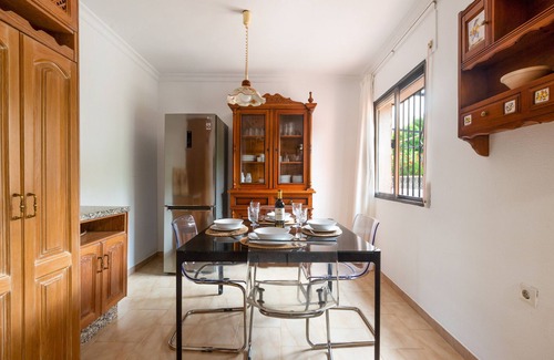 Alhaurín de la Torre Casa | Casa de vacaciones 'Casa Los Manantiales' con vistas a la montaña, Wi-Fi y aire acondicionado