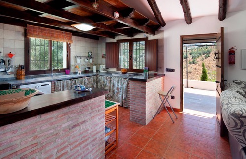 Canillas de Aceituno Casa | Casa de vacaciones Casita T con vistas a la montaña, piscina y Wi-Fi