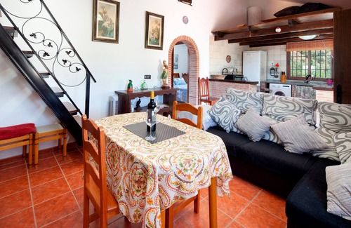 Canillas de Aceituno Casa | Casa de vacaciones Casita T con vistas a la montaña, piscina y Wi-Fi