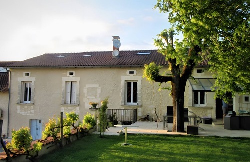 Leguillac-de-l'Auche Casa | Casa de vacaciones 'La Maeltri' con piscina privada, Wi-Fi y aire acondicionado