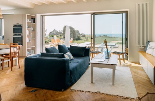 Finistere Casa | Casa de vacaciones 'La Perle' con vistas al mar y bañera de hidromasaje