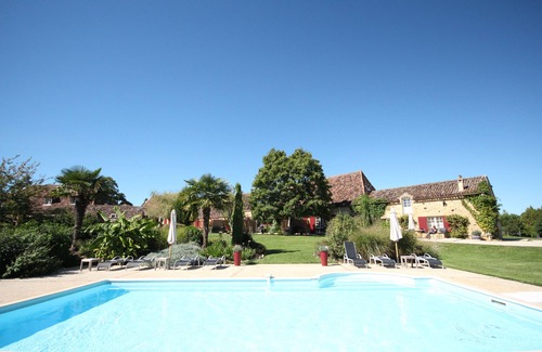 Sainte-Foy-de-Longas Casa | Casa de vacaciones "Le Bourrelier" con jardín compartido y Wi-Fi