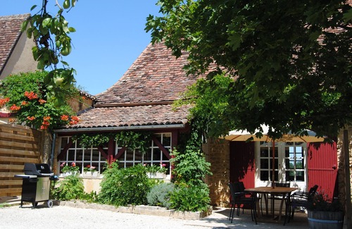 Sainte-Foy-de-Longas Casa | Casa de vacaciones "Le Bourrelier" con jardín compartido y Wi-Fi