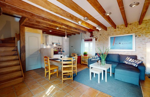 Sainte-Foy-de-Longas Casa | Casa de vacaciones 'Le Sabotier' con jardín privado y Wi-Fi