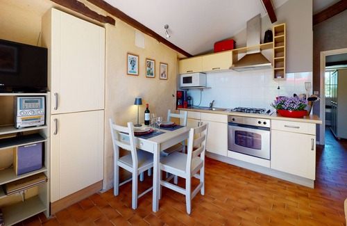 Sainte-Foy-de-Longas Casa | Casa de vacaciones "Le Forgeron" con jardín privado y Wi-Fi