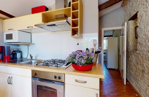 Sainte-Foy-de-Longas Casa | Casa de vacaciones "Le Forgeron" con jardín privado y Wi-Fi