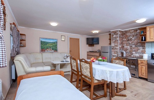 Varazdinske Toplice Casa | Holiday Home Martin with Swimming Pool