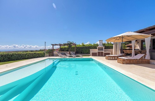 Punta De Su Turrione Casa | Casa de vacaciones 'Flora Sea View' con vistas al mar, Wi-Fi y aire acondicionado
