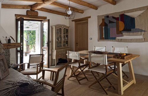 Santa Maria Coghinas Casa | Casa de vacaciones 'Lo Stazzu Di Multa Bianca' con vistas a la montaña, terraza privada y Wi-Fi