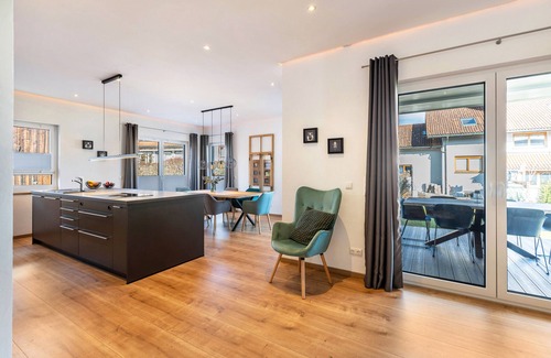 Uehlingen-Birkendorf Casa | Casa de vacaciones 'Ferienhaus Lencer' con terraza privada, jardín privado y Wi-Fi