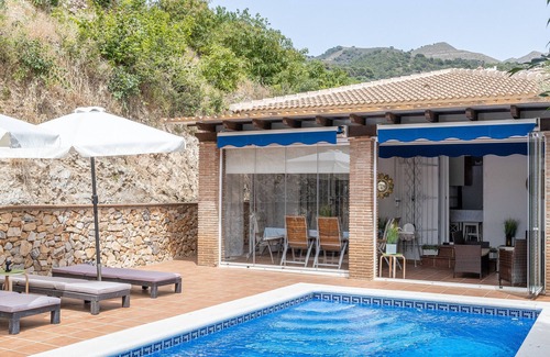 Canillas de Albaida Casa | Casa de vacaciones 'Casa Flamenca' con vistas a la montaña, Wi-Fi y aire acondicionado