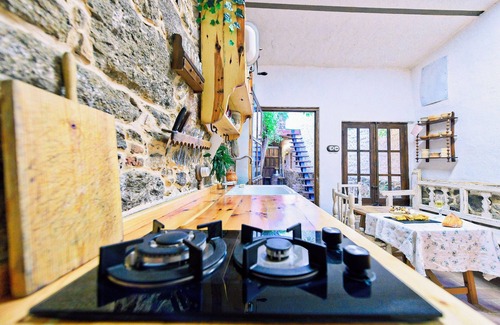 Castillo de Bayuela Casa | Casa de vacaciones 'La Casita De Albino' con vistas a la montaña, Wi-Fi y aire acondicionado