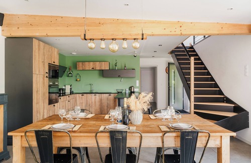 Langrolay-sur-Rance Casa | Casa de vacaciones 'L'Escapade Du Bord De Rance' con terraza, jardín y Wi-Fi