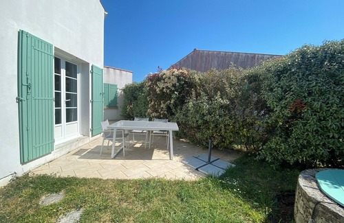 Le Chateau-d'Oleron Casa | Casa de vacaciones 'Vacances Au Château D'Oléron' con terraza privada y Wi-Fi