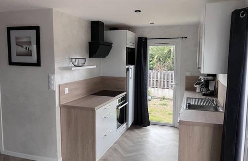 Olonne-sur-Mer Casa | Holiday Home 'Le Refuge Sablais' with Private Terrace, Wi-Fi and Air Conditioning