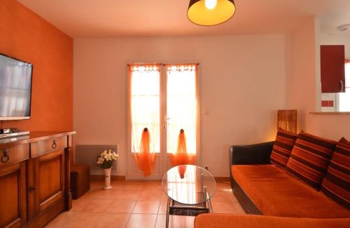 Avrille Casa | Holiday Home in Avrillé near Sandy Beaches