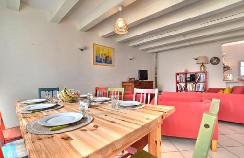 Saint-Pierre-d'Oleron Casa | Holiday Home Matha by Interhome