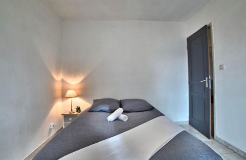 Saint-Pierre-d'Oleron Casa | Holiday Home Montcalm by Interhome
