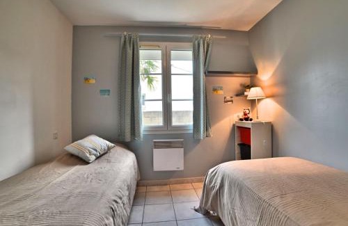 Saint-Pierre-d'Oleron Casa | Holiday Home Montcalm by Interhome